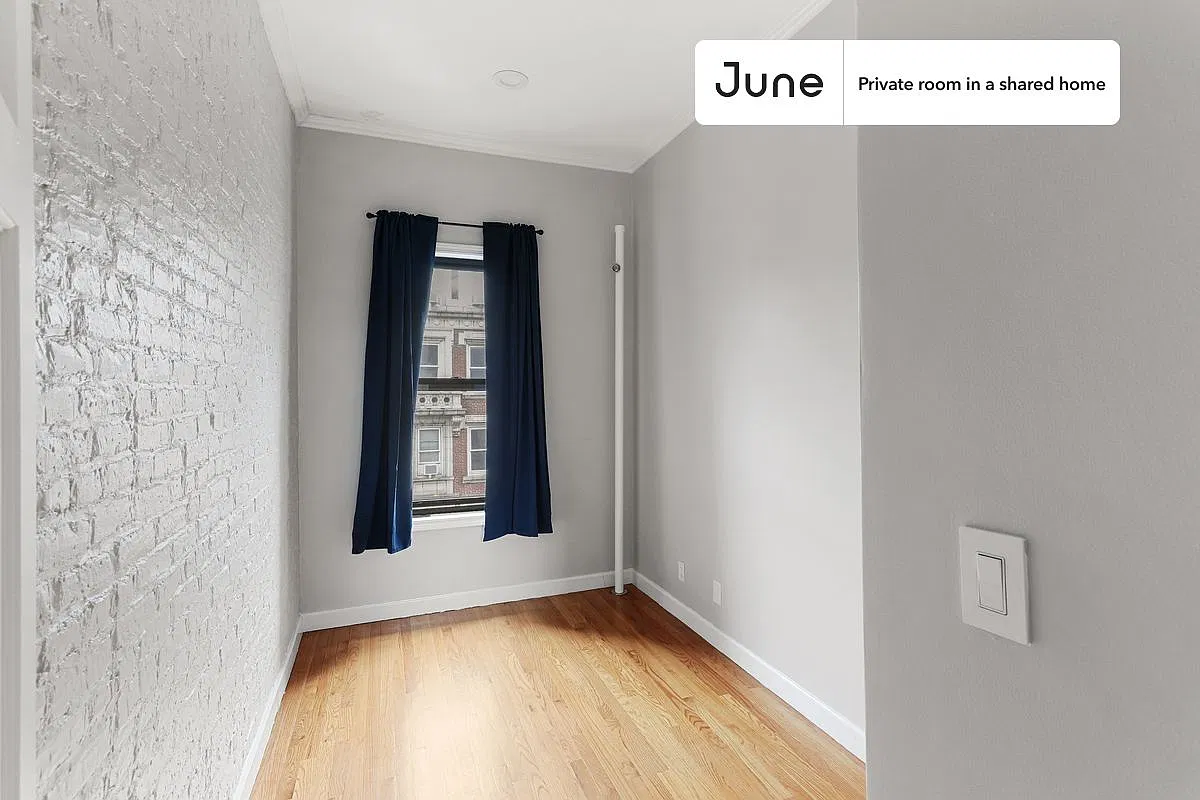 Full bedroom in 4 bed/1 bath home in Hamilton Heights #779 D — Photo 2