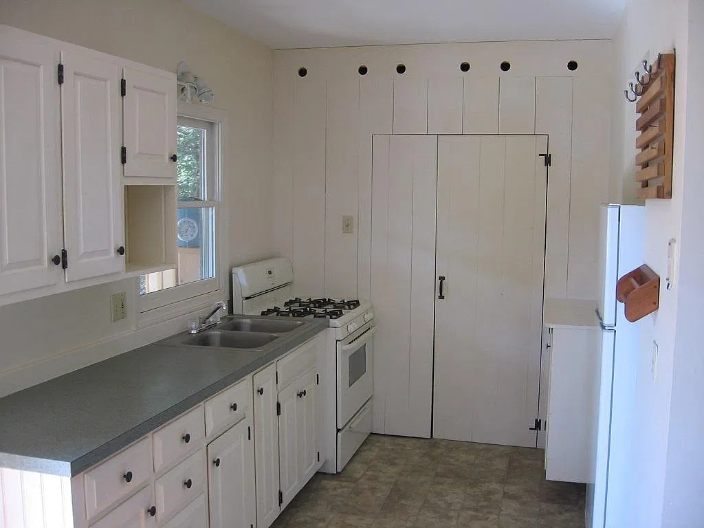 47 Highland Hill Dr — Photo 3