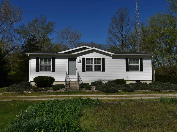 887 E Riverdale Park Ln, Winamac, IN 46996