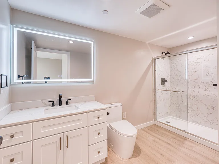 4202 Telegraph Ave #302 — Photo 14