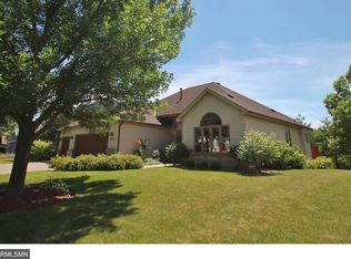 1075 Overlook Dr, Chaska, MN 55318