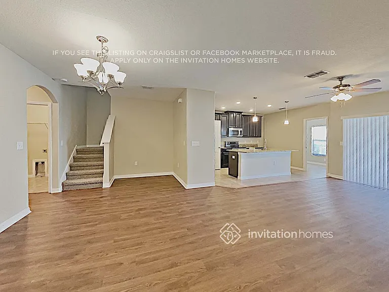 2729 Hampton Green Ln — Photo 6