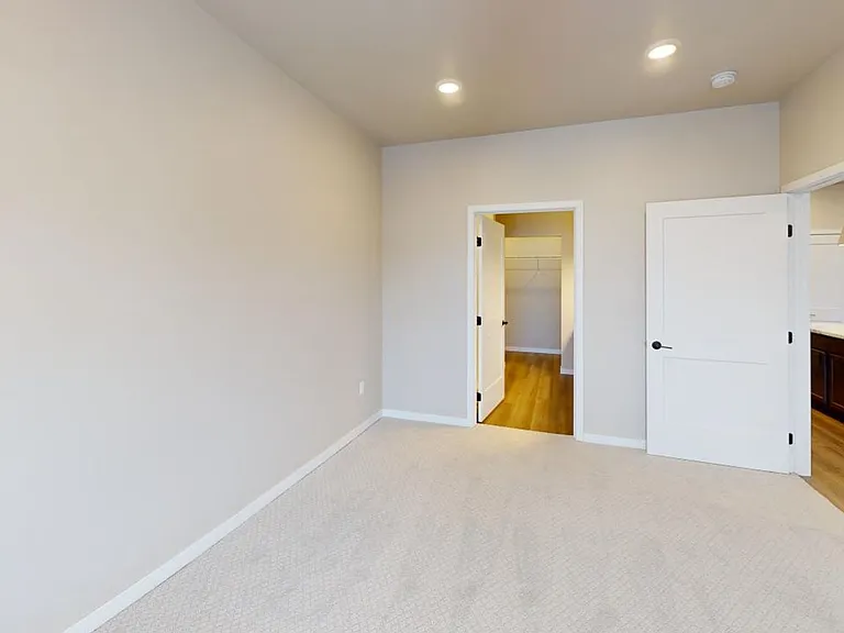 The Plains Apartments — Photo 71