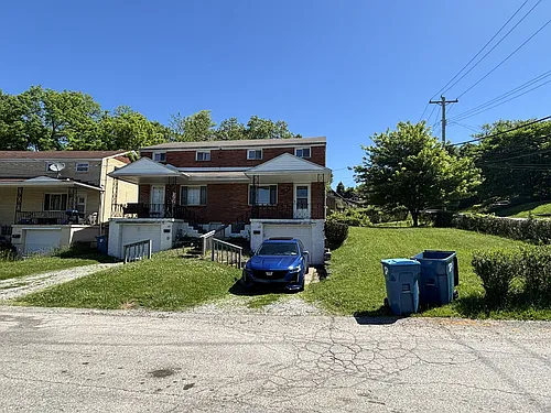 107-109 N Joslyn Dr #107 Photo 1