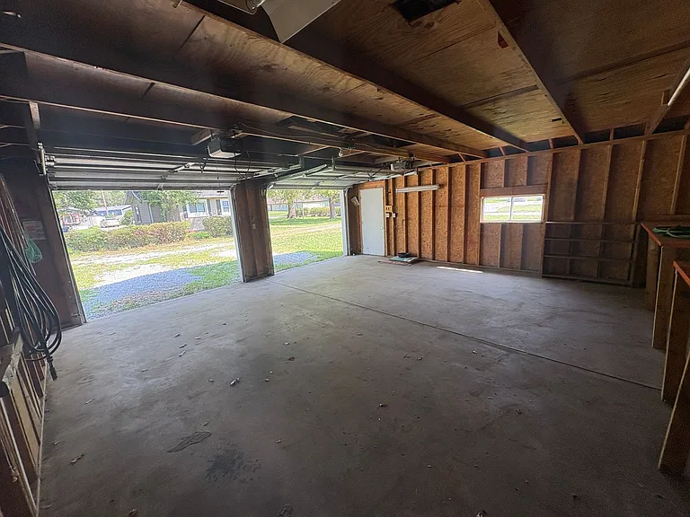 2209 Hawthorne Ave — Photo 45