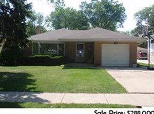 216 S Mount Prospect Rd, Mount Prospect, IL 60056