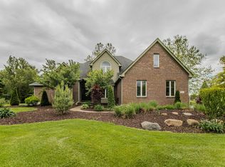 9117 Cambridge Dr, Saline, MI