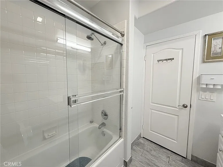 3401 S Bentley Ave #203 — Photo 20