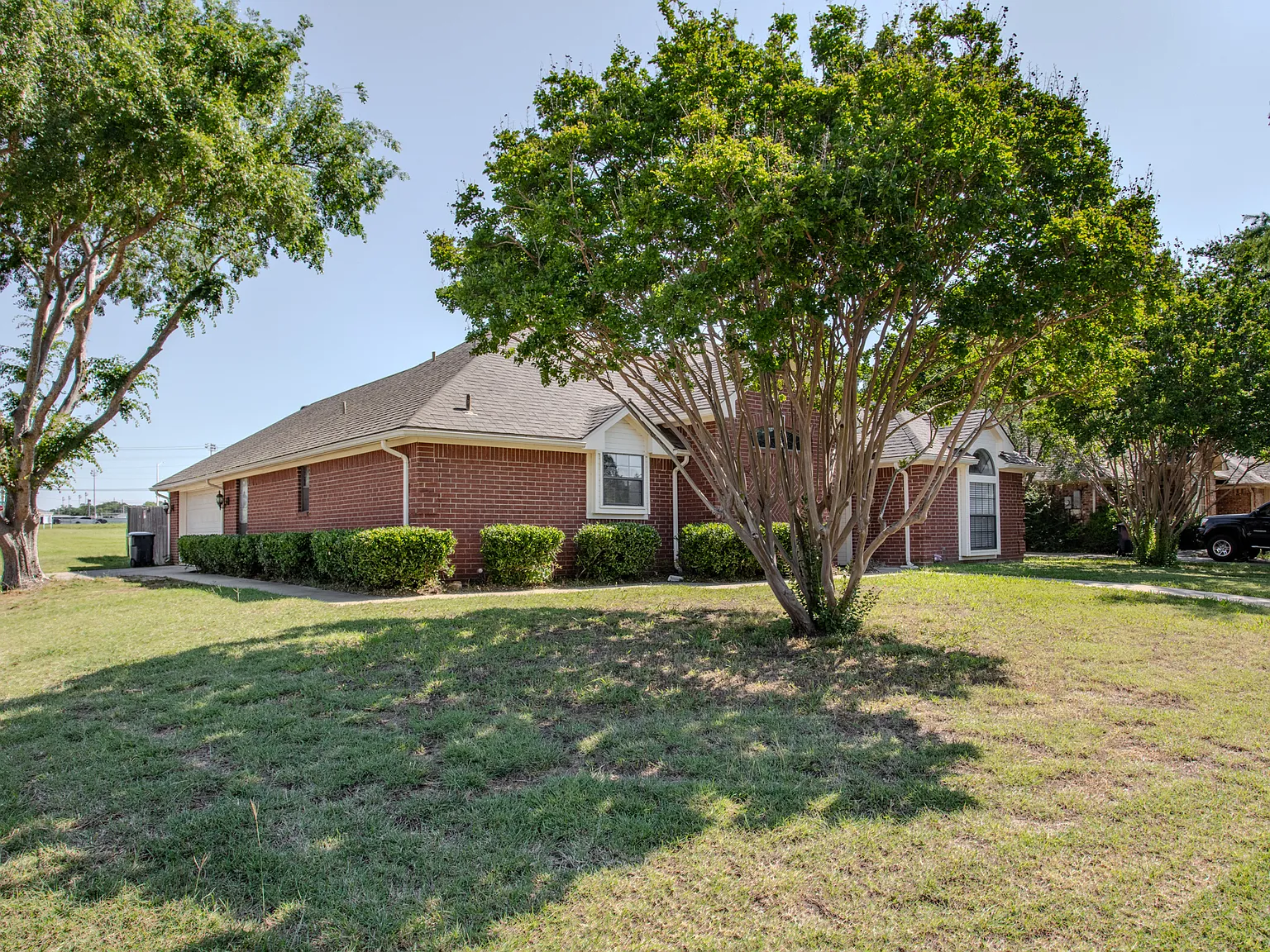 3 bed, 1568 sqft, $2,150 — Photo 3