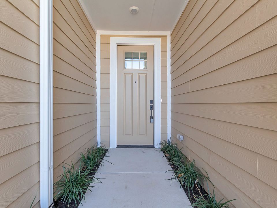 1st image of 2853 Concord Dr