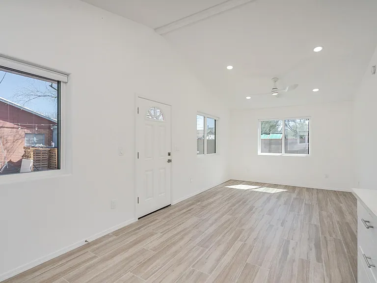 1120 E Waverly St #2 — Photo 13