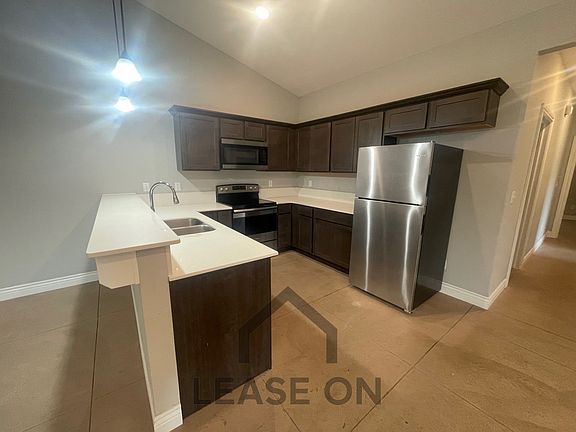 4th image of 1421 N Glancey St