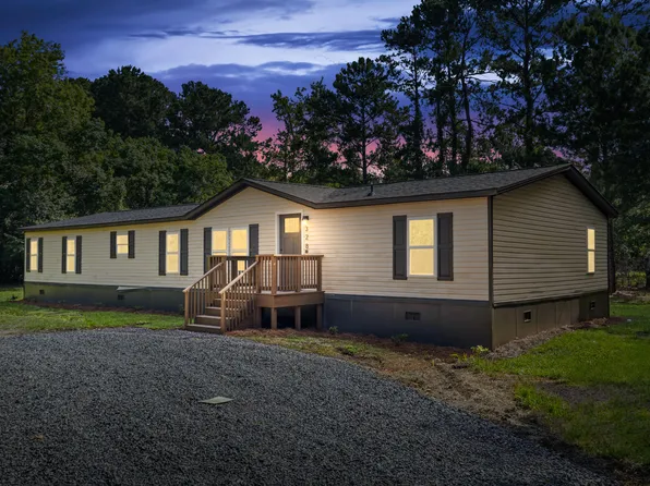 328 Glen St, Summerville, SC 29483