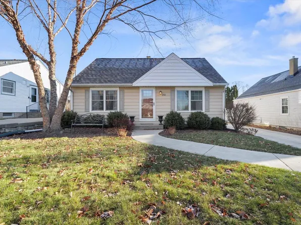242 North 112th STREET, Wauwatosa, WI 53226