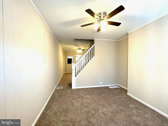 4th image of 132 Woodland St