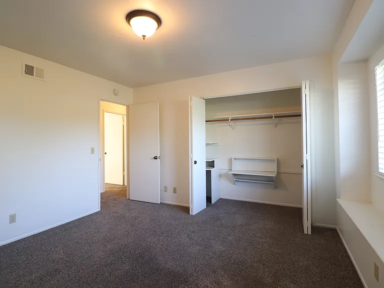 630 Newcastle Cir — Photo 13