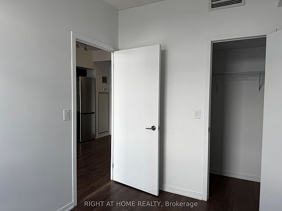 5th image of 36 Lisgar St #Penthouse 01e