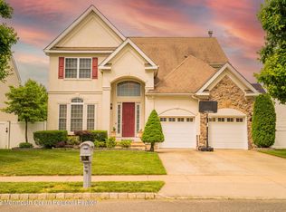 18 Royal Ln, Howell, NJ 07731