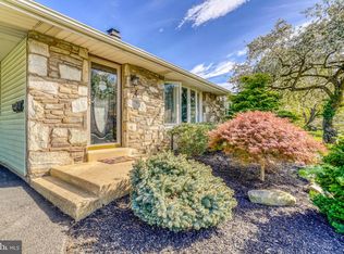 225 Diane Ave, Hatboro, PA 19040