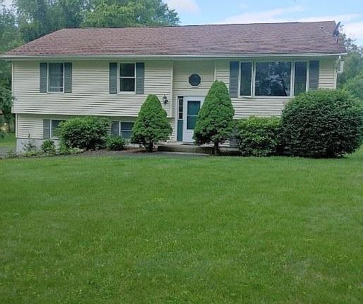 2nd image of 3 Briarwood Ln
