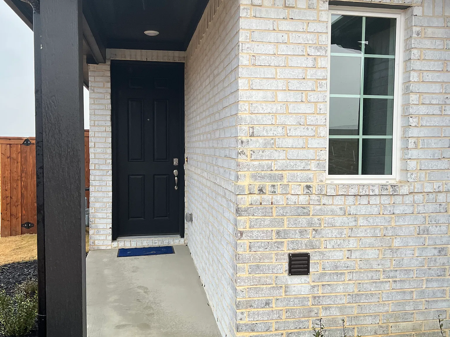 3 bed, 1593 sqft, $2,200 — Photo 2