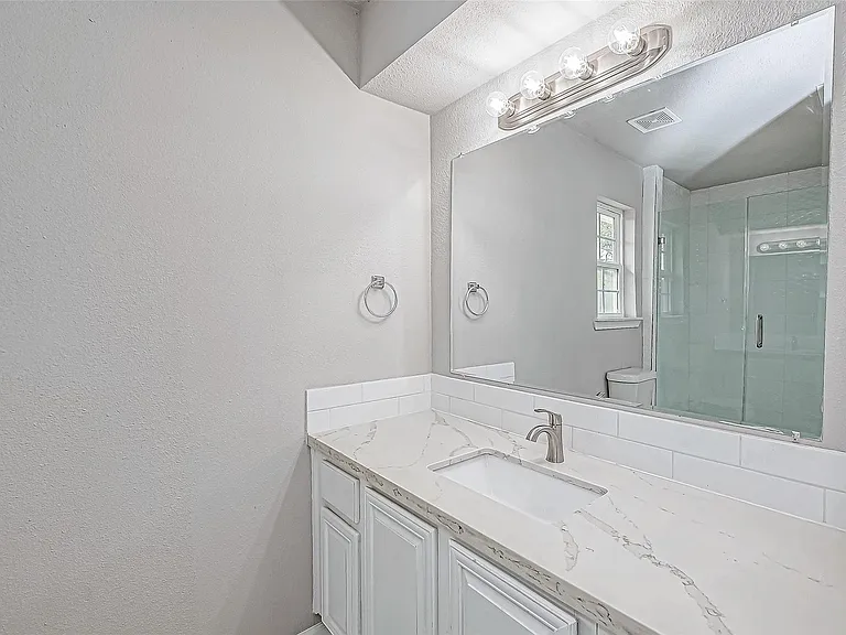 635 Tarpaulin Way — Photo 26