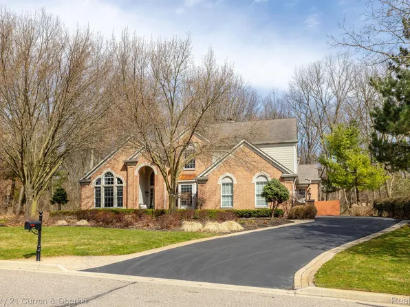 4271 Dominion Blvd, Brighton, MI 48114