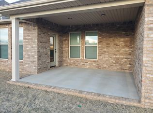 102 Elledge Farm Dr, Hazel Green, AL 35750