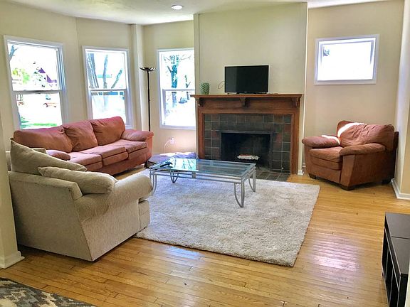3rd image of 2627 N Prospect Ave