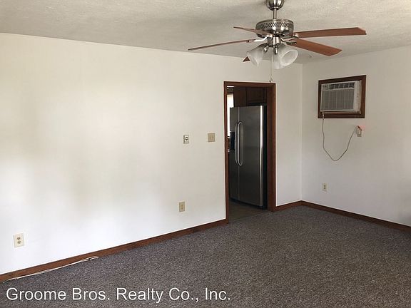 3rd image of 109 N Grove Ave