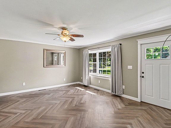 3rd image of 5227 Hoag Rd