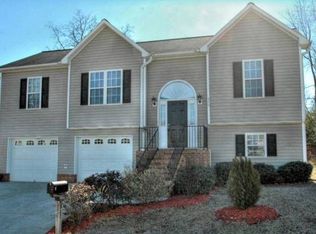 320 Braeburn Dr, Winston Salem, NC 27127