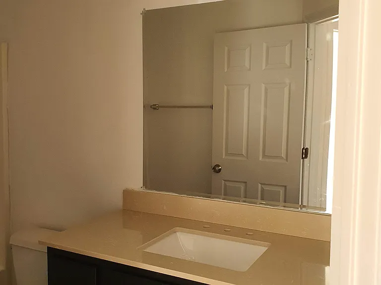 500 Jefferson St #1 — Photo 6