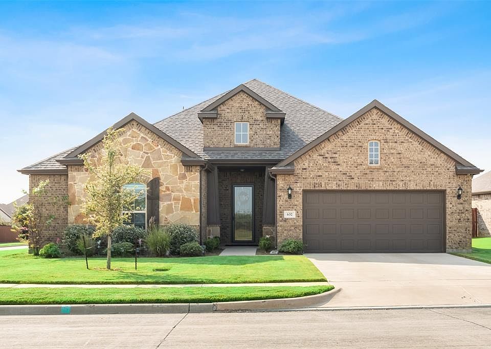 1st image of 632 Waterford Way