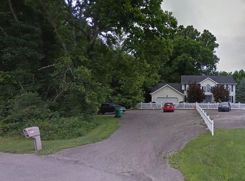 671 Alpha Rd — Photo 3
