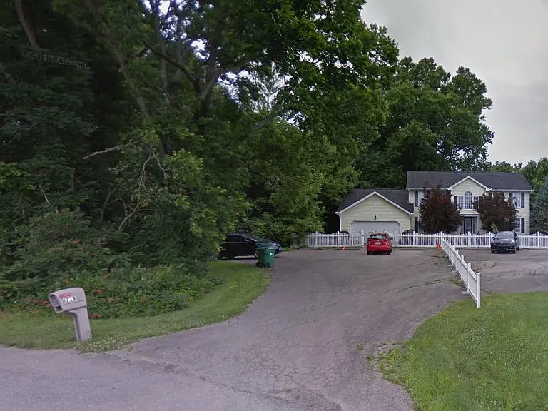 671 Alpha Rd — Photo 3