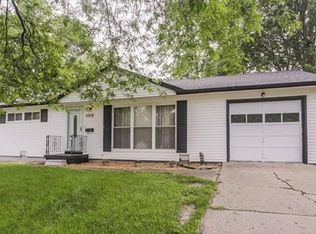 5916 N Park Ave, Gladstone, MO 64118