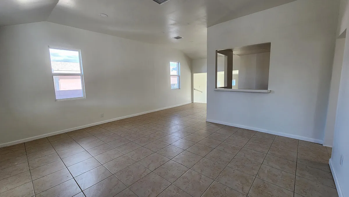 Building Photo - 211 Edgewood Dr