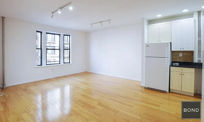 Rented by Bond New York | media 40