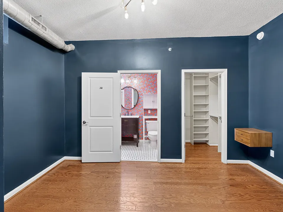 1390 Kenyon St NW #602