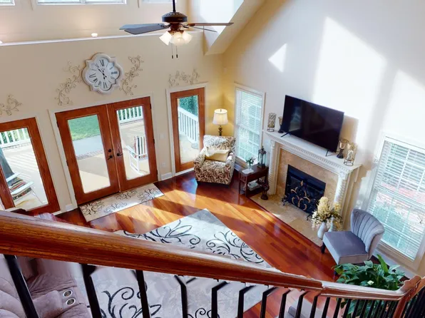 102 E Robertson Ct, Enterprise, AL 36330