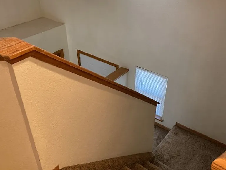 610 S Whitcomb St #B — Photo 15