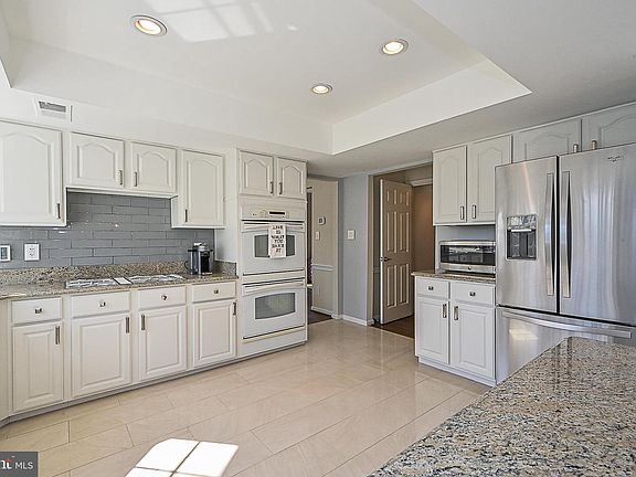 5th image of 14505 S Hills Ct