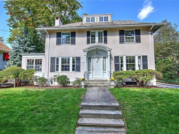 126 Laurel Ave, Providence, RI 02906