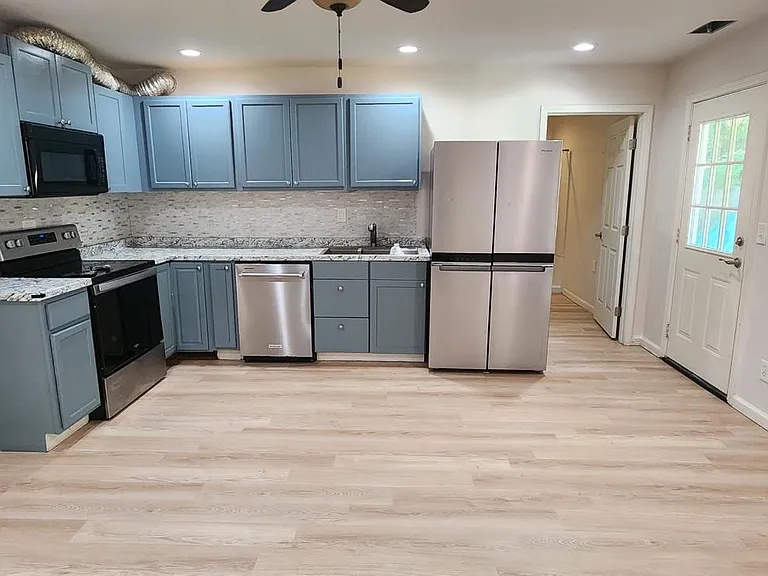 3024 Lexington Ave — Photo 6