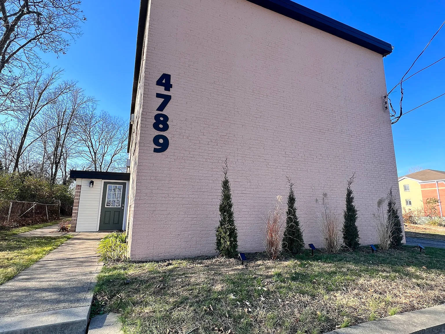 1 bed, 400 sqft, $925 — Photo 3