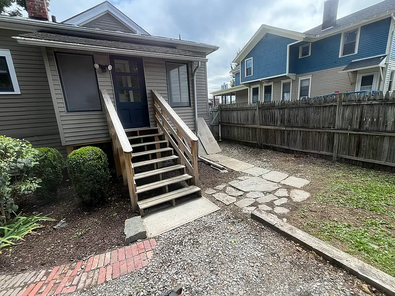 522 W Seneca St #1 — Photo 8