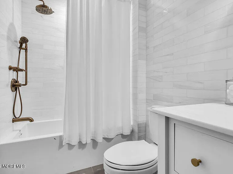 802 1st Ave — Photo 26