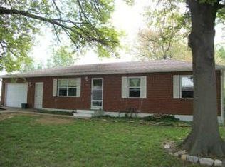 2505 Deer Park Dr, Saint Joseph, MO 64503