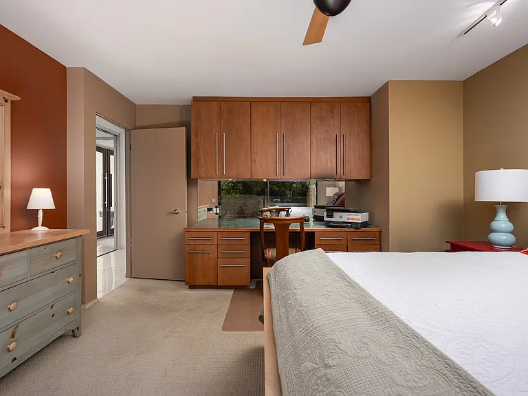 52 Princeton Dr — Photo 30
